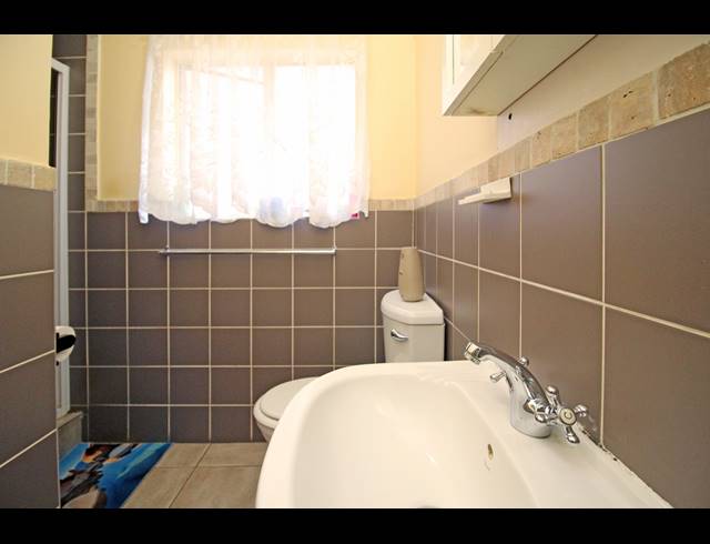 2 BEDROOM APARTMENT FOR SALE IN BUCCLEUCH